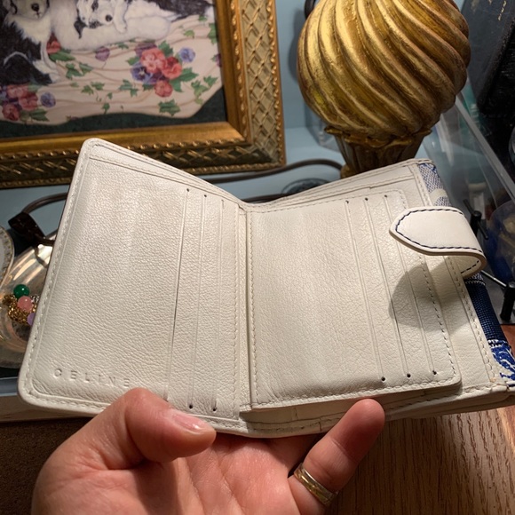 ๐ฆVintage Celine wallet $300 - Picture 8 of 8